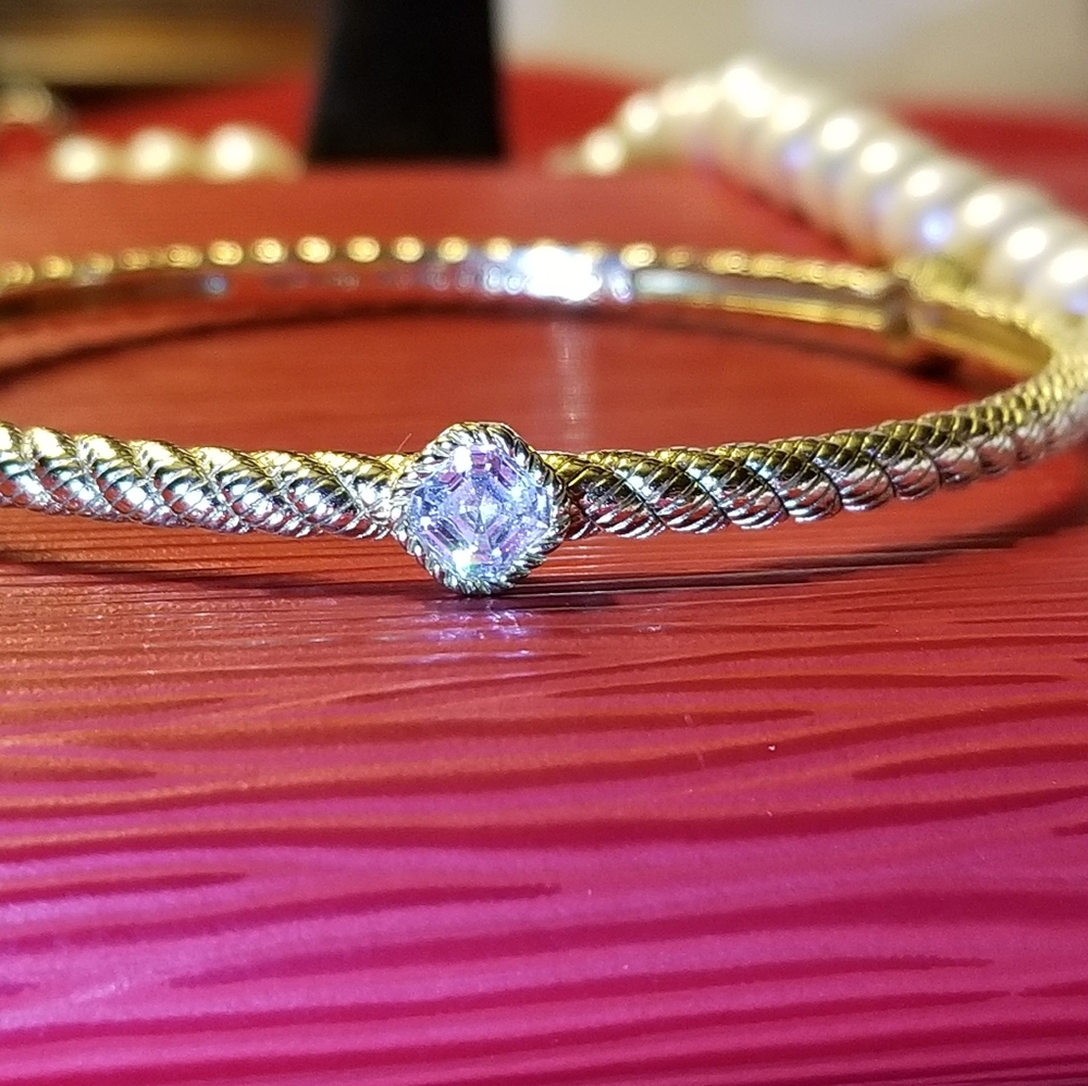 Like new! 14k clad sterling silver bangle